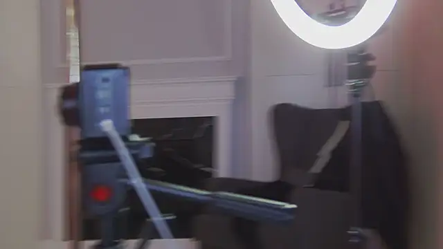 Snapshot of MarilynNova chatting on October 2025 04:20:01 AM MarilynNova online show from October 2025 04:20:01 AM