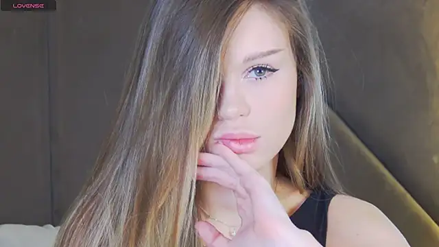 Snapshot of MarilynNova chatting on November 2025 04:23:01 AM MarilynNova online show from November 2025 04:23:01 AM