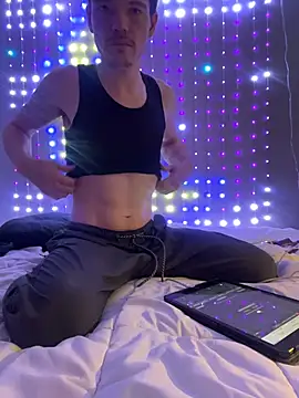 SalemStratton online show from November 2025 08:44:01 PM