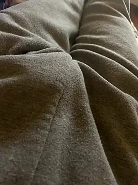 Snapshot of MuzzyFacing chatting on February 2026 01:47:01 PM MuzzyFacing online show from February 2026 01:47:01 PM