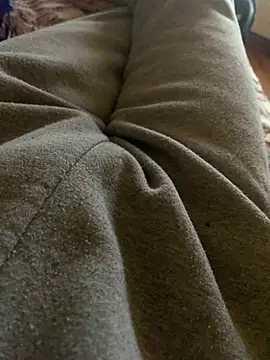 Snapshot of MuzzyFacing chatting on February 2026 01:26:01 PM MuzzyFacing online show from February 2026 01:26:01 PM