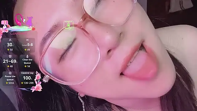 Snapshot of Liqinqin chatting on September 2025 04:28:01 PM Liqinqin online show from September 2025 04:28:01 PM