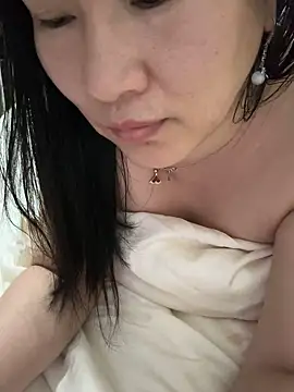 Snapshot of Liqinqin chatting on September 2025 12:20:01 PM Liqinqin online show from September 2025 12:20:01 PM