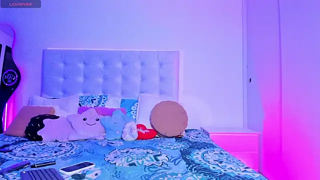 Baby Steff online show from October 2025 04:00:02 AM