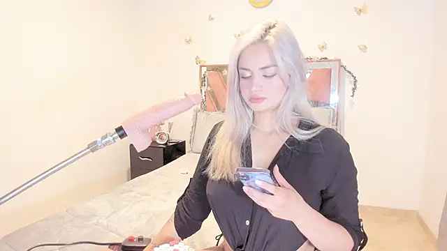 Snapshot of Ella_Lenox chatting on October 2025 12:34:01 AM Ella Lenox online show from October 2025 12:34:01 AM