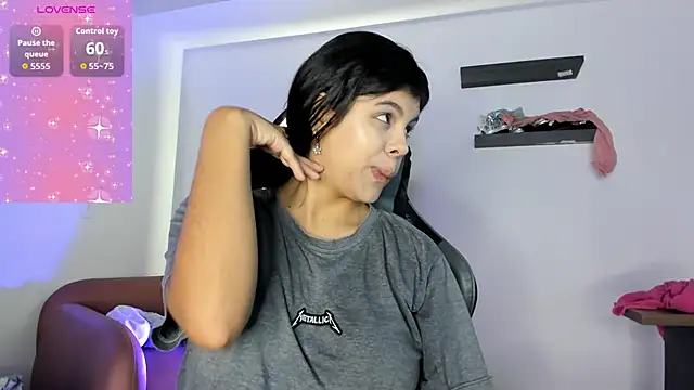 Aleja-02 online show from September 2025 08:45:01 PM