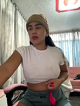 Snapshot of laure_torres chatting on September 2025 11:54:02 AM laure torres online show from September 2025 11:54:02 AM