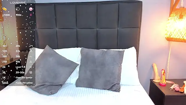 Snapshot of natalie_esmith chatting on September 2025 11:59:02 AM natalie esmith online show from September 2025 11:59:02 AM