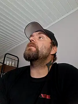 Snapshot of Bamse28 chatting on October 2025 01:23:01 PM Bamse28 online show from October 2025 01:23:01 PM