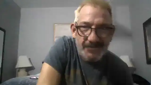 Snapshot of FoxnMouse chatting on October 2025 02:56:01 AM FoxnMouse online show from October 2025 02:56:01 AM