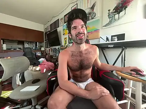 Pupscritch online show from May 2026 04:04:02 PM