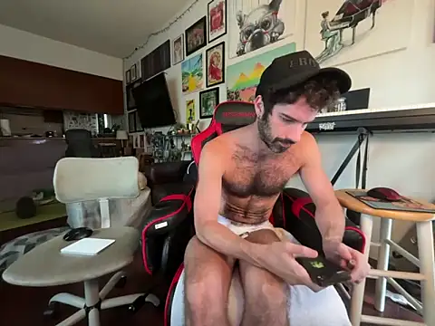 Pupscritch online show from May 2026 04:47:02 PM