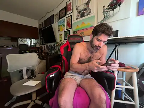 Pupscritch online show from May 2026 06:24:02 PM