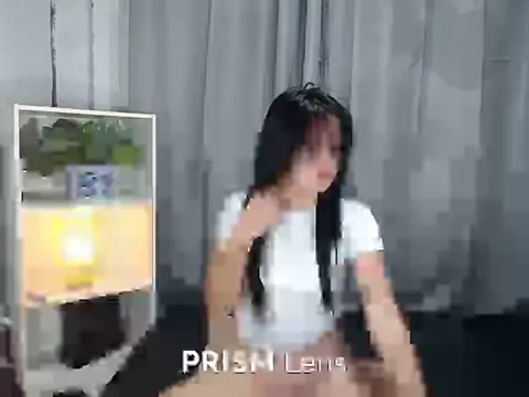 Snapshot of Urasian_ladybug chatting on October 2025 04:52:01 AM Urasian ladybug online show from October 2025 04:52:01 AM