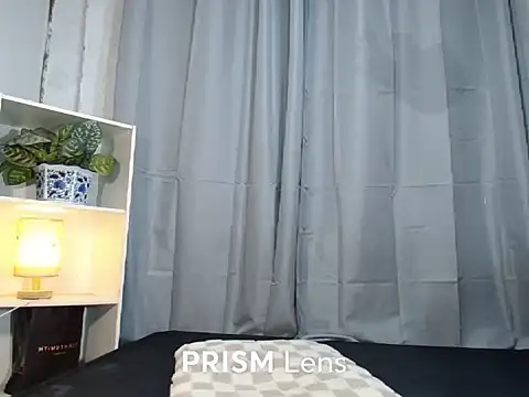 Snapshot of Urasian_ladybug chatting on October 2025 05:04:01 AM Urasian ladybug online show from October 2025 05:04:01 AM