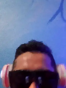 PitudoWuero online show from October 2025 09:07:02 AM