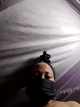 Mamapm20 online show from October 2025 12:49:02 PM