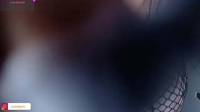 MaraDiaz11 online show from May 2026 09:01:02 PM