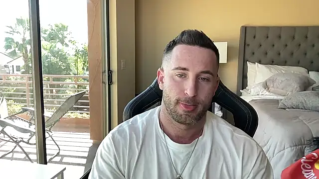 Snapshot of brettmycles28 chatting on November 2025 06:07:02 PM brettmycles28 online show from November 2025 06:07:02 PM