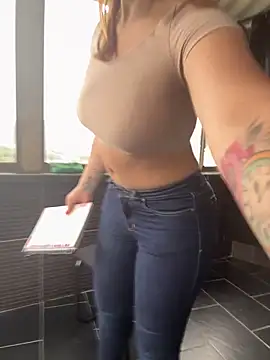 AlissonPeach01 online show from September 2025 12:49:02 PM