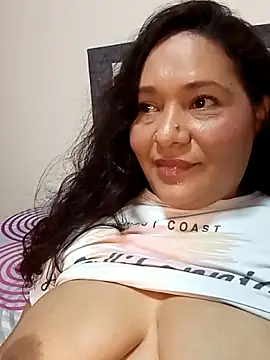 Snapshot of Laurasofia01 chatting on October 2025 03:08:02 PM Laurasofia01 online show from October 2025 03:08:02 PM