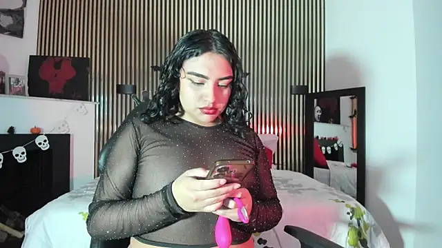 Snapshot of SyraPalmer chatting on October 2025 03:29:01 AM SyraPalmer online show from October 2025 03:29:01 AM