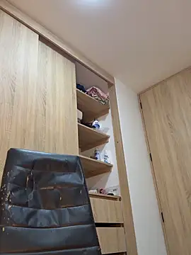 NIQUEILLA8 online show from May 2026 12:41:01 AM