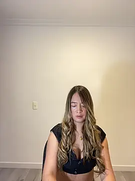 Snapshot of Zara_Ross chatting on October 2025 01:14:01 AM Zara Ross online show from October 2025 01:14:01 AM