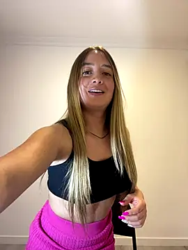 Snapshot of Zara_Ross chatting on October 2025 03:06:02 AM Zara Ross online show from October 2025 03:06:02 AM