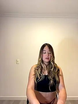 Snapshot of Zara_Ross chatting on November 2025 03:01:02 AM Zara Ross online show from November 2025 03:01:02 AM