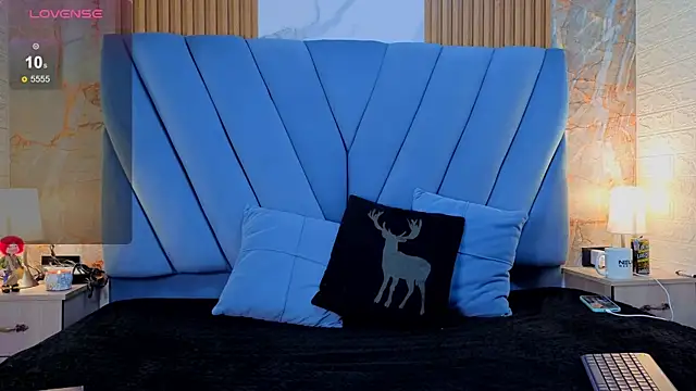 angel  red  online show from September 2025 02:00:02 AM