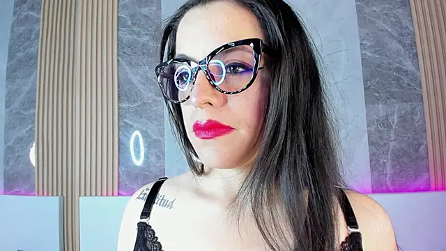 IsisNoir online show from September 2025 07:19:02 PM