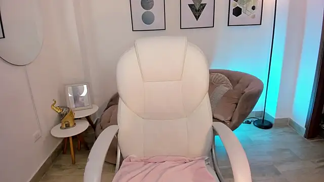 Beverly johnson online show from October 2025 03:49:02 AM