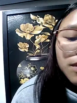 Snapshot of SofieLove_01 chatting on December 2025 08:33:01 AM SofieLove 01 online show from December 2025 08:33:01 AM