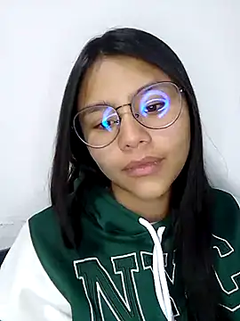 Snapshot of SofieLove_01 chatting on January 2026 08:29:01 AM SofieLove 01 online show from January 2026 08:29:01 AM