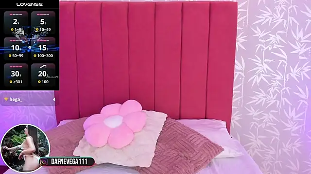 DafneVega online show from September 2025 03:57:01 PM