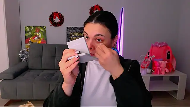 queenofthesense  online show from November 2025 12:51:01 PM