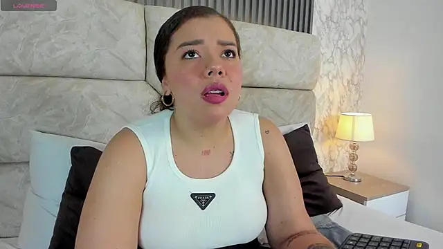 leilapons online show from October 2025 08:09:02 PM