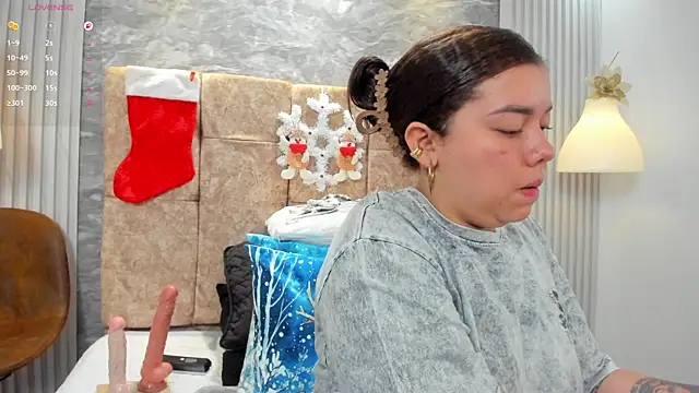 leilapons online show from December 2025 04:59:02 PM