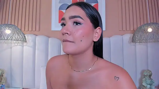 noa moon online show from May 2026 03:23:01 AM