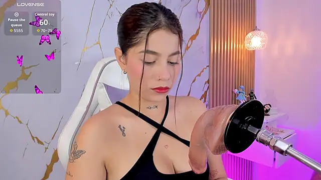 Snapshot of alissaowens_ chatting on November 2025 06:45:02 PM alissaowens online show from November 2025 06:45:02 PM