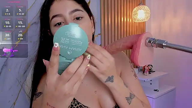 alissaowens  online show from May 2026 10:42:01 AM