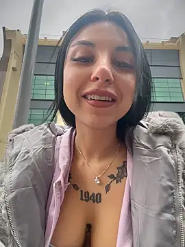Sasha-Bloom online show from May 2026 06:58:01 PM