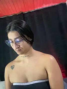 EVAH LEE  online show from October 2025 03:51:02 AM