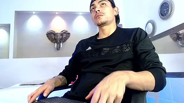 Snapshot of Tommy_kurtt chatting on November 2025 10:28:02 AM Tommy kurtt online show from November 2025 10:28:02 AM