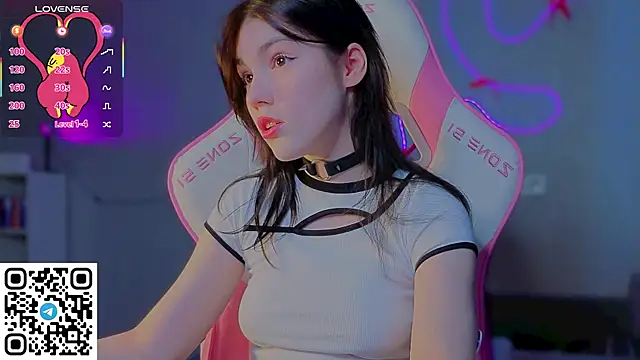 Snapshot of Sophie_SkyAngel chatting on February 2026 12:12:01 PM Sophie SkyAngel online show from February 2026 12:12:01 PM