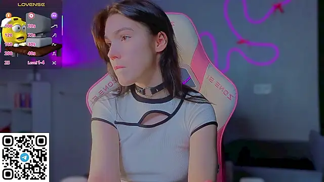 Snapshot of Sophie_SkyAngel chatting on February 2026 06:28:01 PM Sophie SkyAngel online show from February 2026 06:28:01 PM