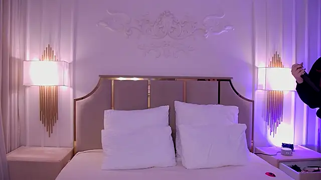 MeganStrain online show from September 2025 03:06:01 AM