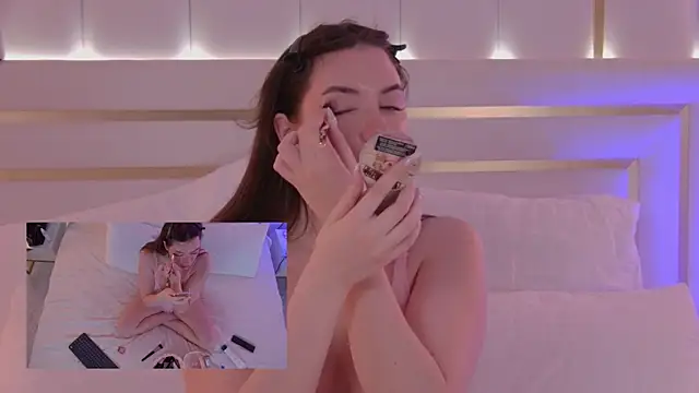 MeganStrain online show from September 2025 03:44:01 AM