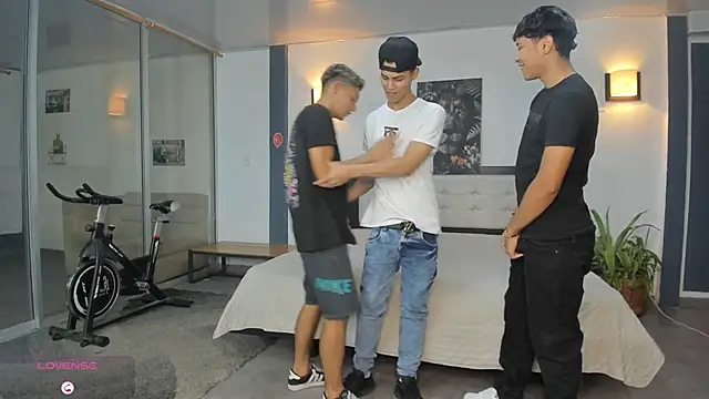 Bisexlifehot   online show from November 2025 11:04:02 PM